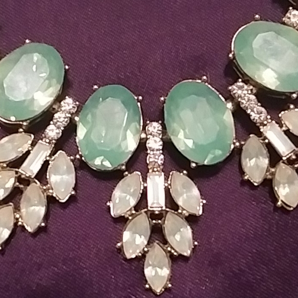 Mint Green Necklaces w/ Bracelet - Picture 2 of 4